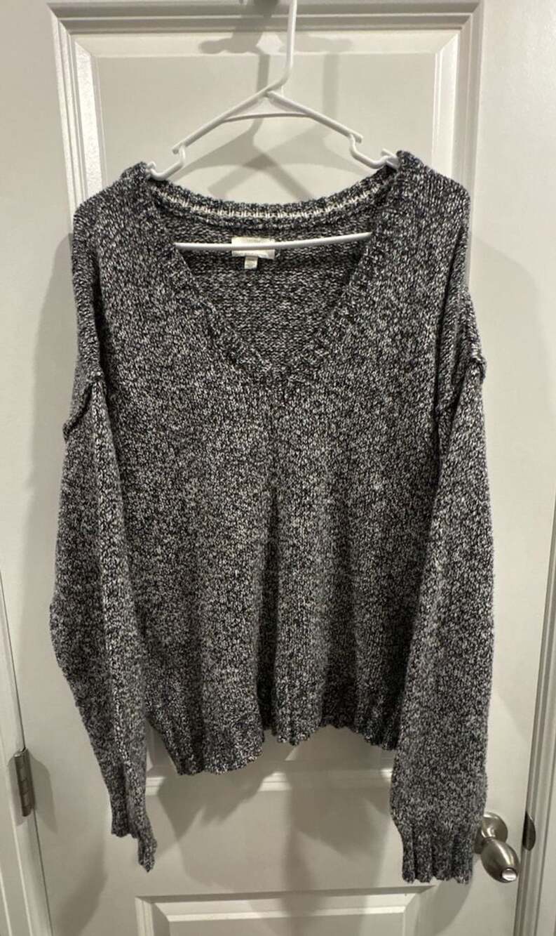Lucky Brand V-Neck Sweater Size M Salt and Pepper Knit Pullover